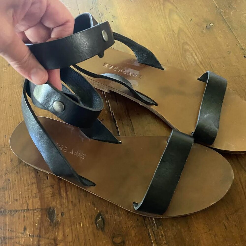 Everlane black leather sandals, size 7